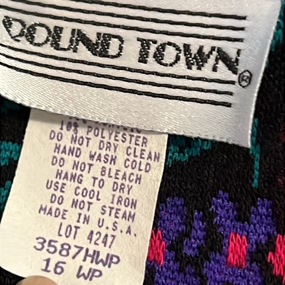 Vintage Around Town Floral Women's Jacket - Black and Pink - Picture 2 of 4